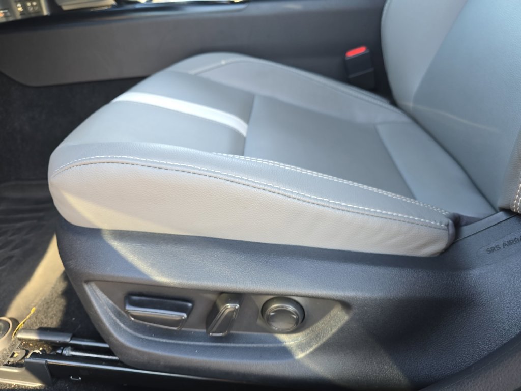 Certified 2025 Toyota Camry SE AWD/4WD image 33