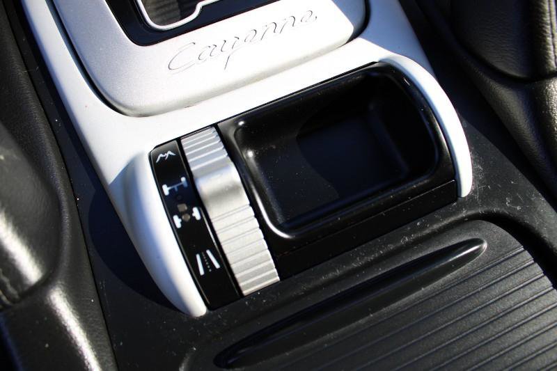 Used 2005 Porsche Cayenne S image 17