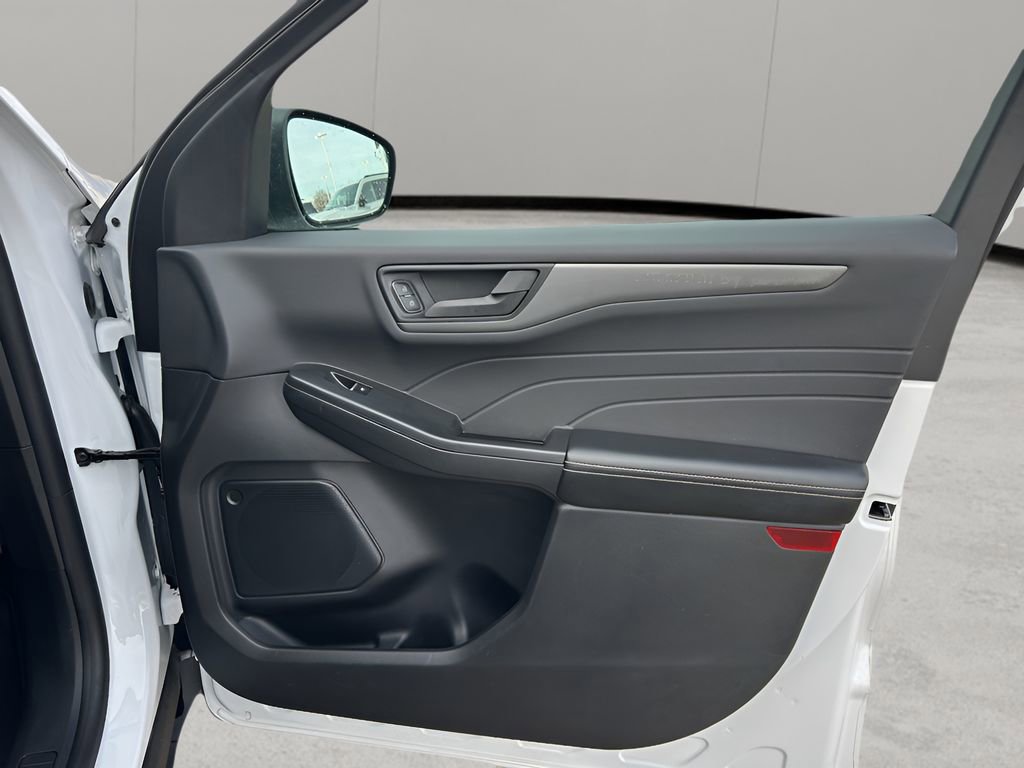 Used 2025 Ford Escape Active image 25