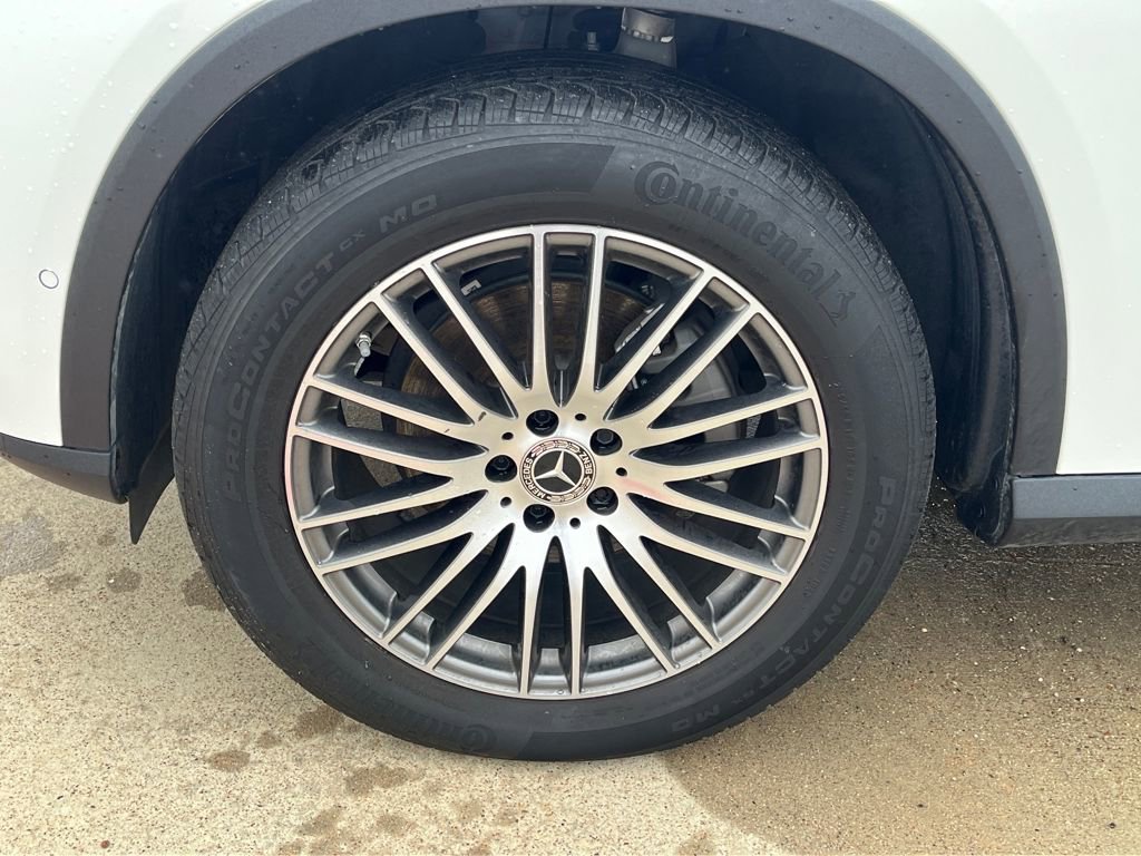 Used 2024 Mercedes-Benz GLC 300 4MATIC image 27