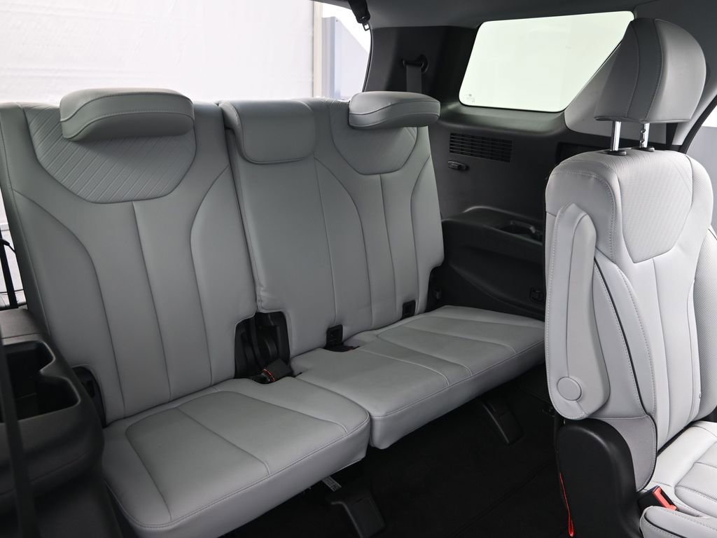 Used 2025 Hyundai Palisade SEL image 31