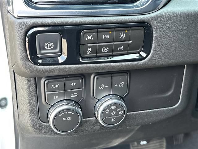 Certified 2026 GMC Yukon XL Denali w/ LPO, Floor Liner Package AWD/4WD image 24