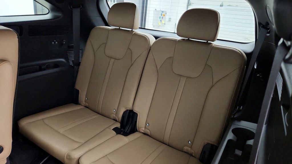 Used 2024 Kia Sorento SX Prestige w/ Olive Brown Leather Package image 22