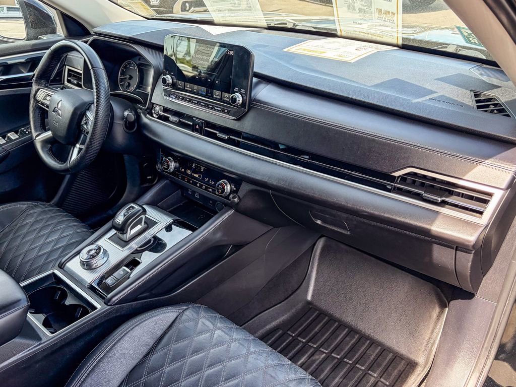 Used 2022 Mitsubishi Outlander SEL image 37