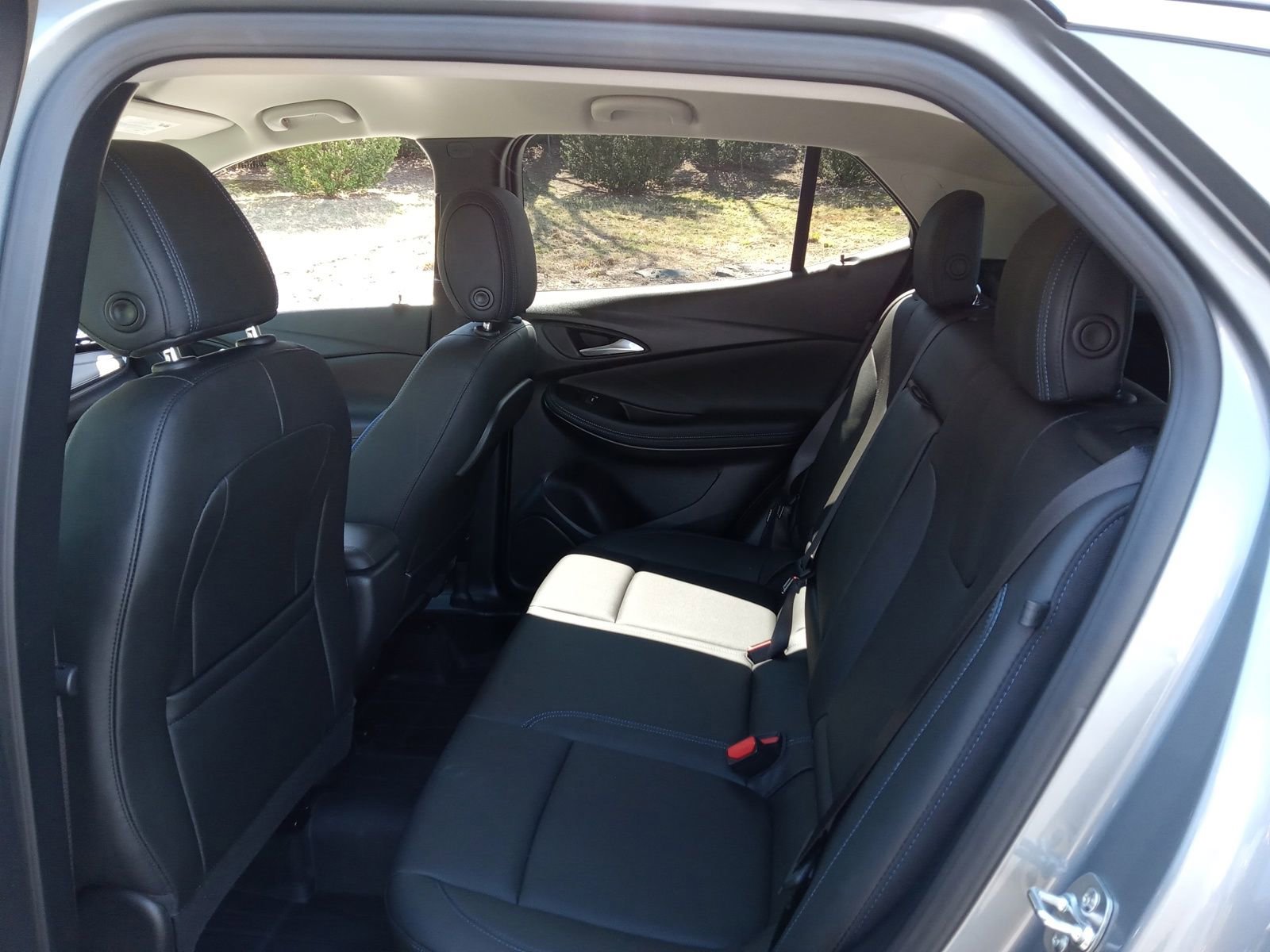 Used 2025 Buick Encore GX Sport Touring w/ Advanced Technology Package AWD/4WD image 24