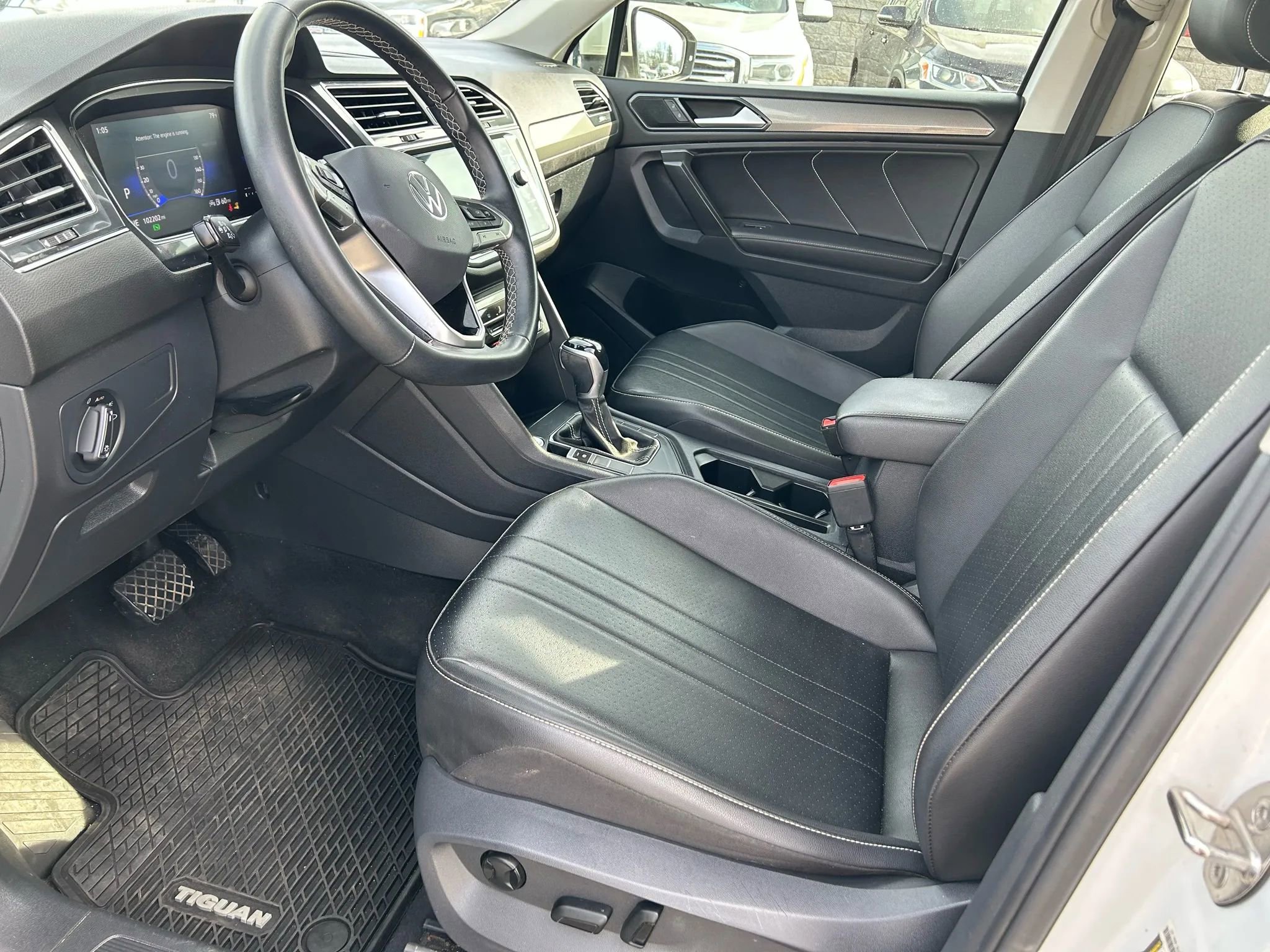 Used 2022 Volkswagen Tiguan SE FWD image 3
