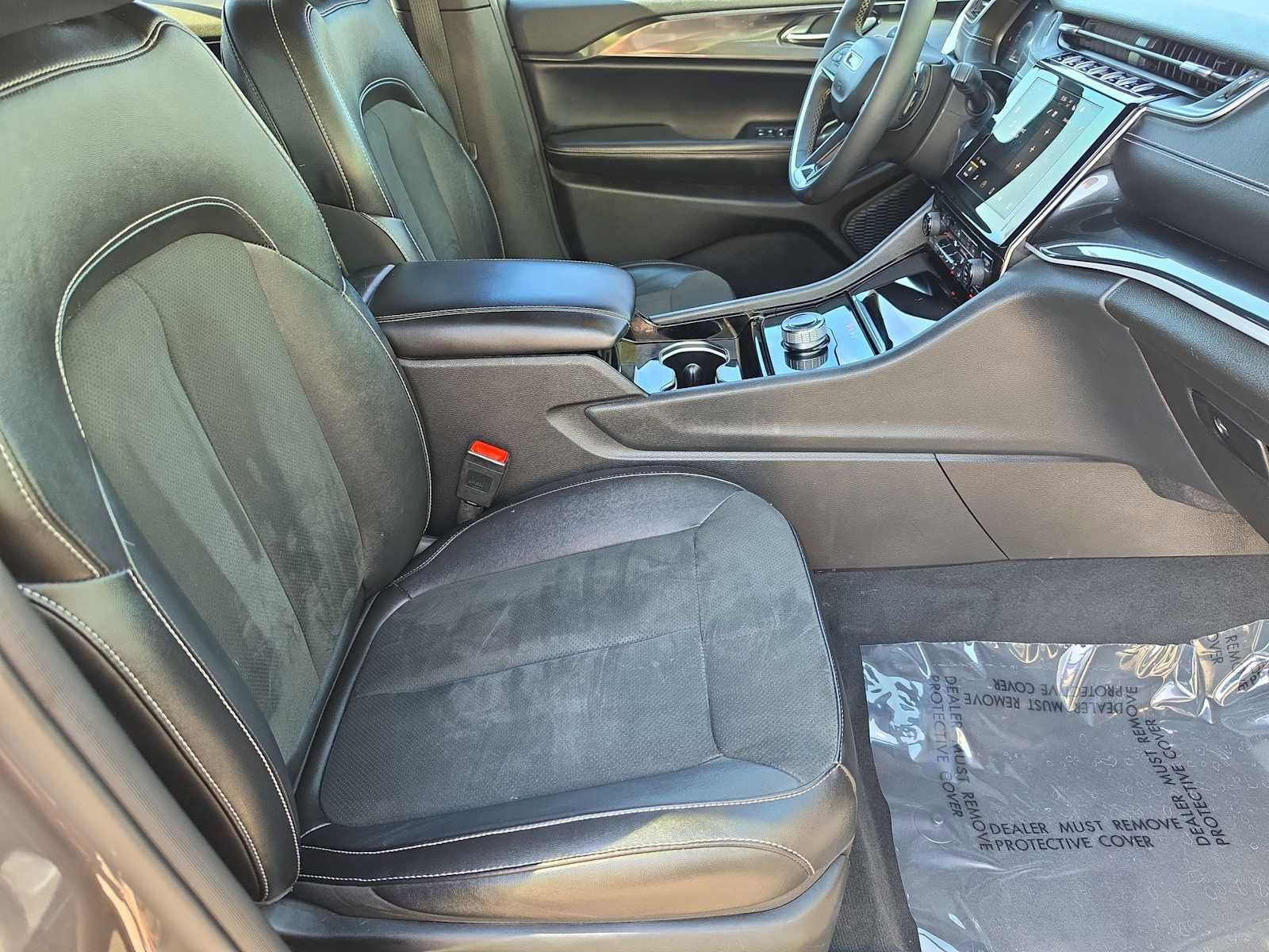 Used 2023 Jeep Grand Cherokee Altitude image 18