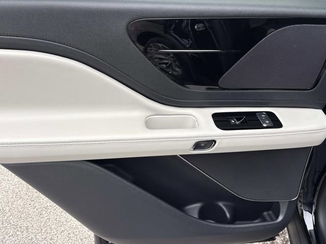 New 2026 Lincoln Aviator AWD image 20