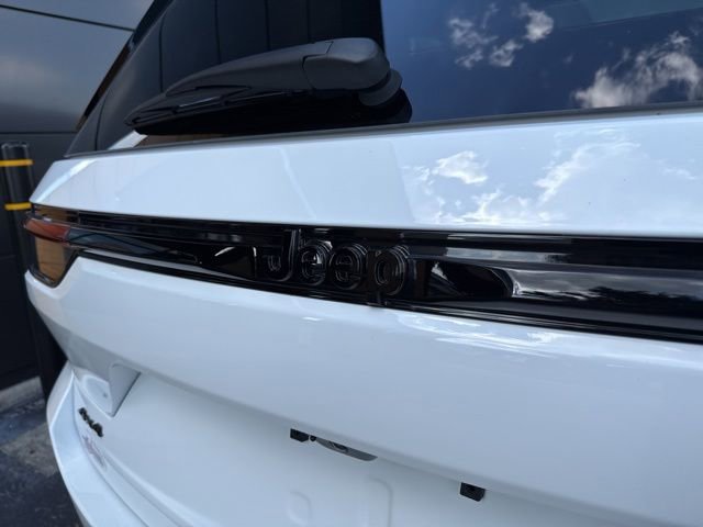 New 2026 Jeep Grand Cherokee Summit AWD/4WD image 26