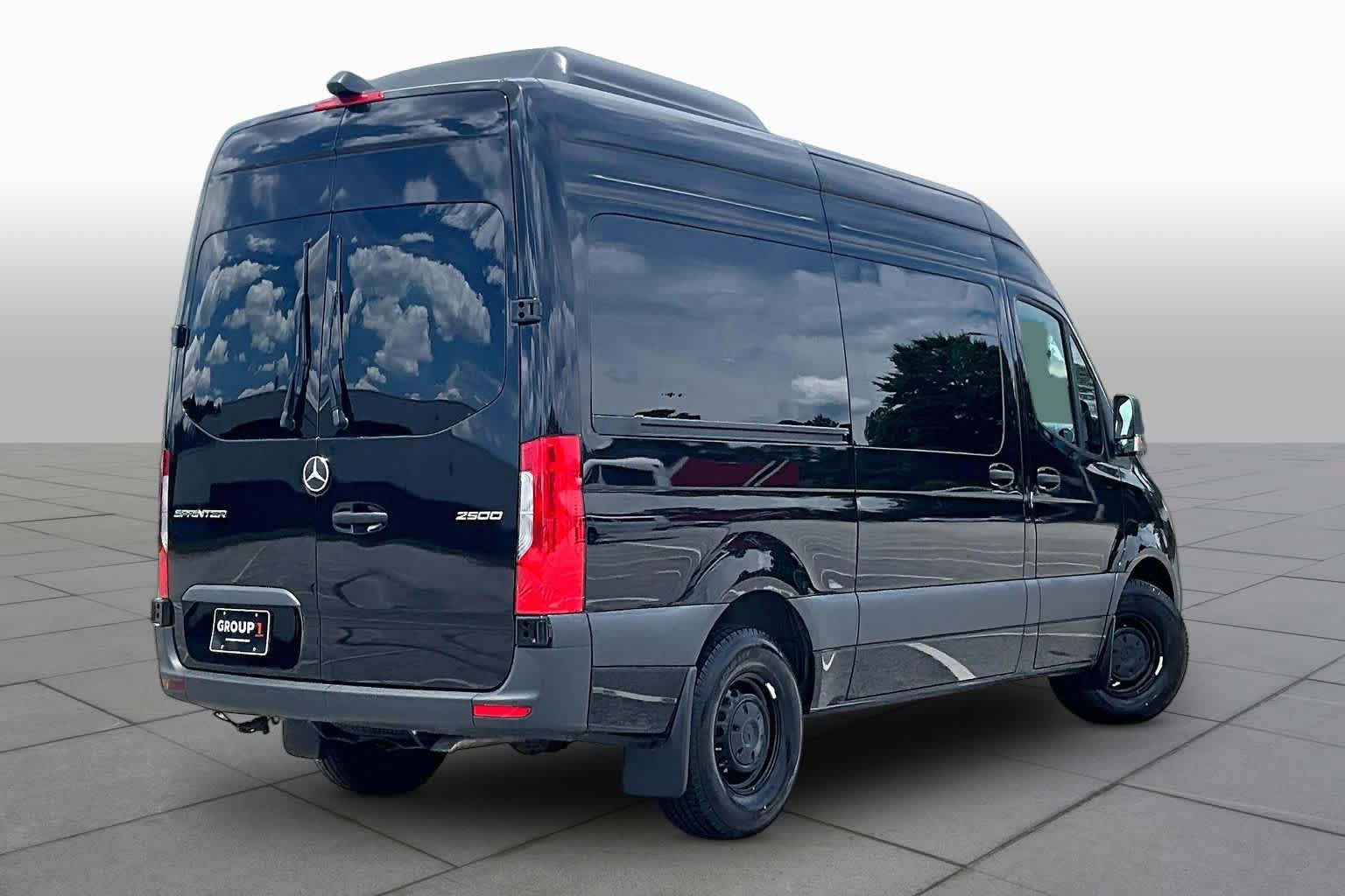 Used 2025 Mercedes-Benz Sprinter 2500 image 26