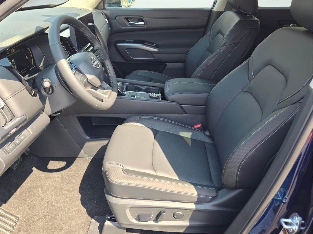 New 2026 Nissan Pathfinder SL AWD/4WD image 18