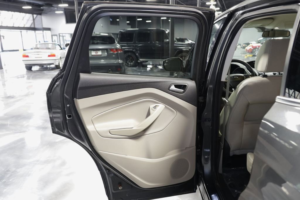 Used 2017 Ford Escape SE w/ SE Cold Weather Package image 19