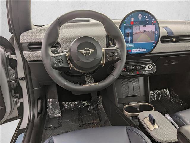 Certified 2025 MINI Cooper 2-Door Hardtop FWD image 16