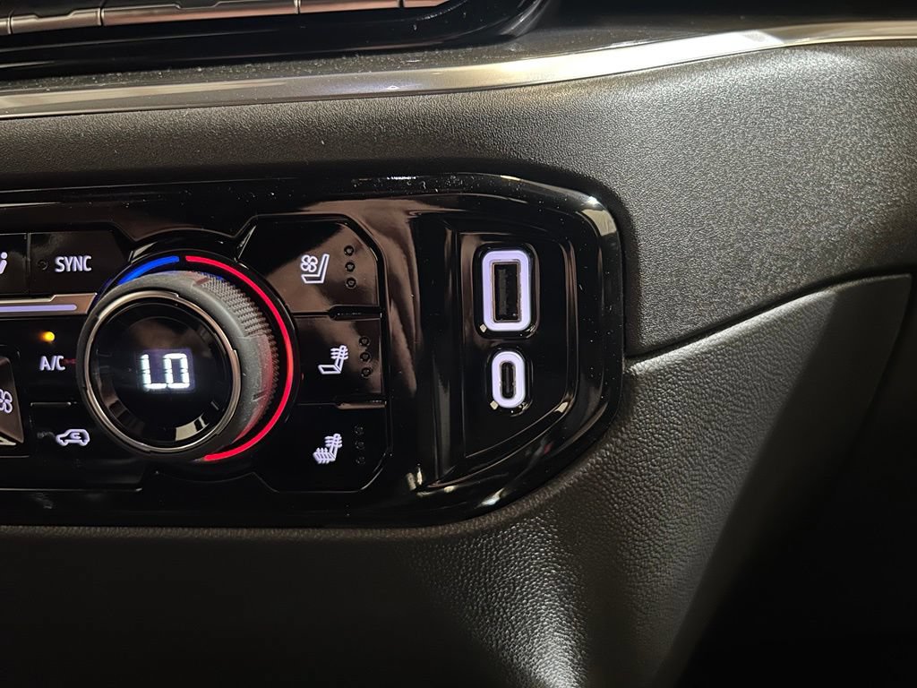 New 2026 Chevrolet Silverado 1500 High Country w/ High Country Premium Package AWD/4WD image 32