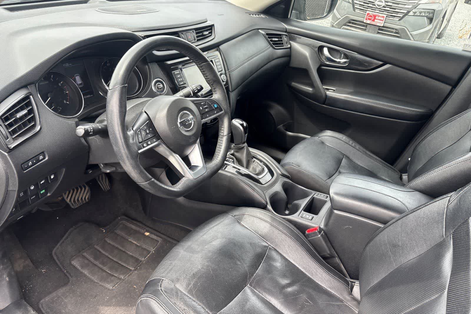 Used 2019 Nissan Rogue SL FWD image 14