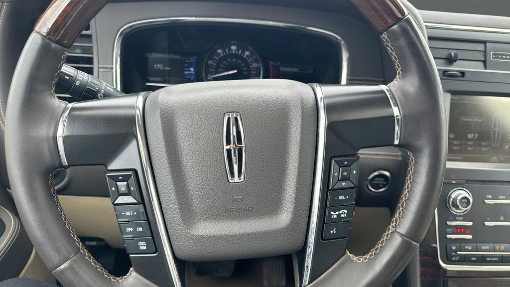 Used 2015 Lincoln Navigator L 4WD w/ Equipment Group 101A Reserve image 14