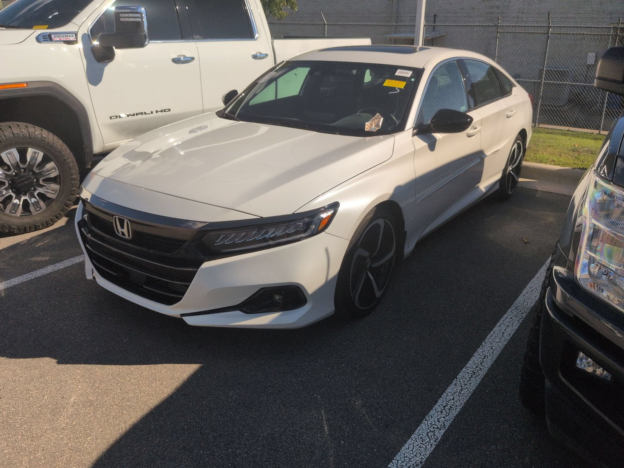 Used 2022 Honda Accord Sport image 2