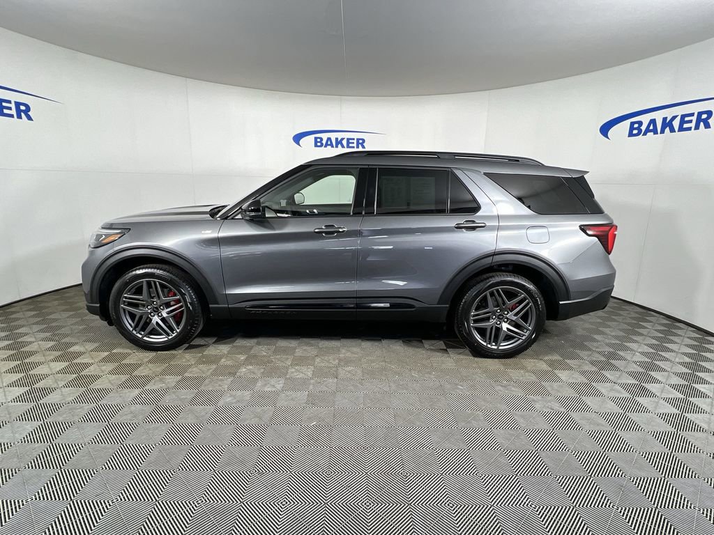 Used 2026 Ford Explorer ST-Line w/ ST-Line Street Pack image 6