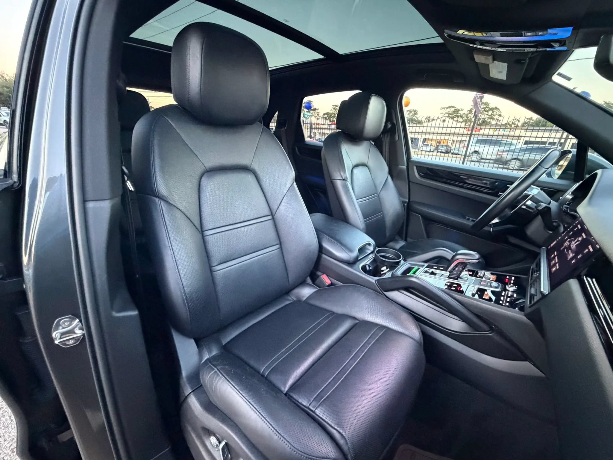Used 2019 Porsche Cayenne S AWD/4WD image 25