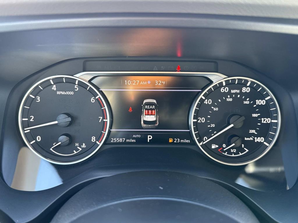 Used 2023 Nissan Rogue SV AWD/4WD image 12