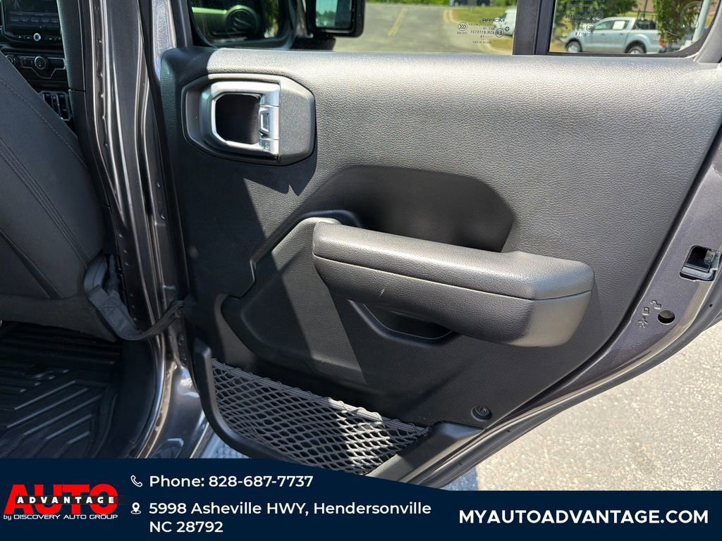 Used 2018 Jeep Wrangler Unlimited Sport S AWD/4WD image 30