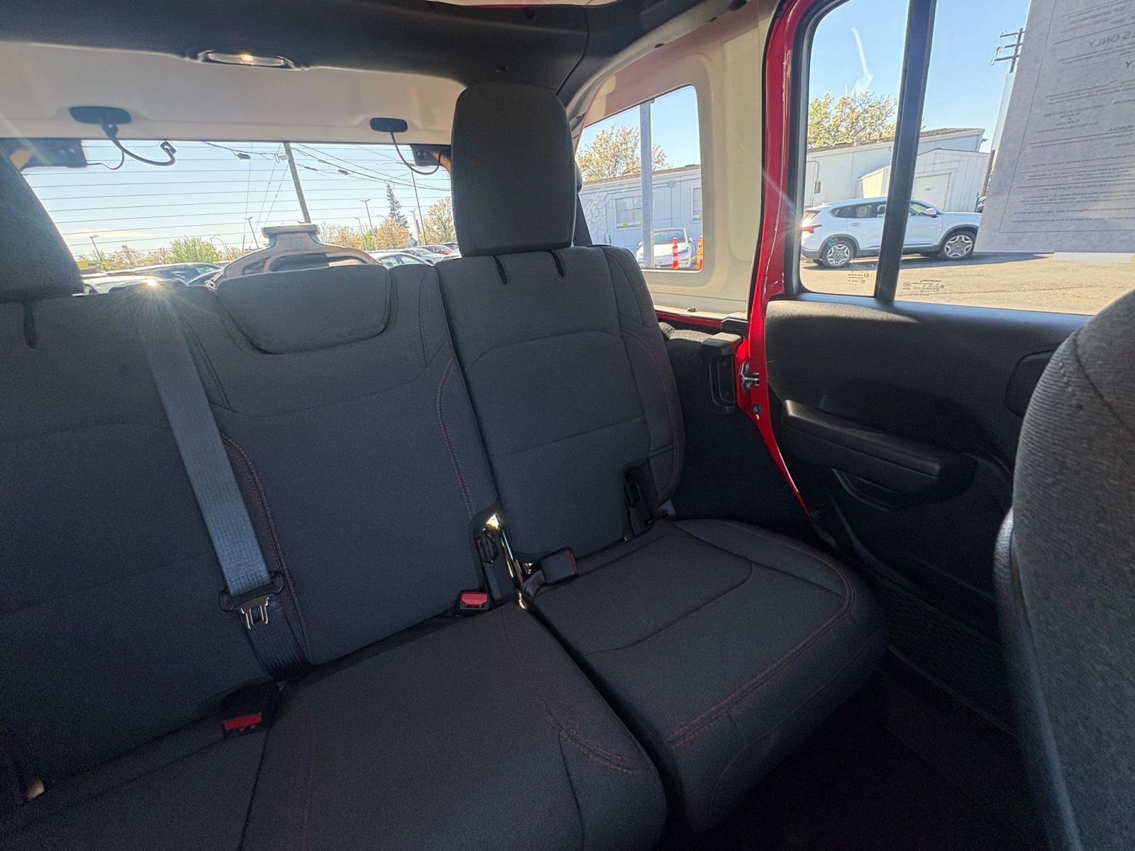 Used 2025 Jeep Wrangler Unlimited Rubicon image 36