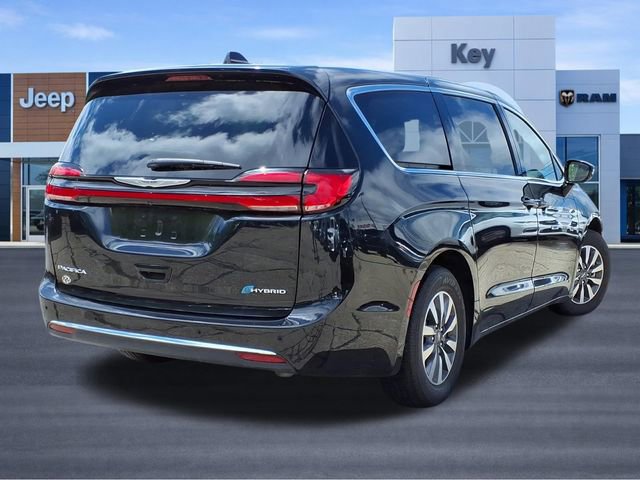 Used 2024 Chrysler Pacifica Limited FWD image 5