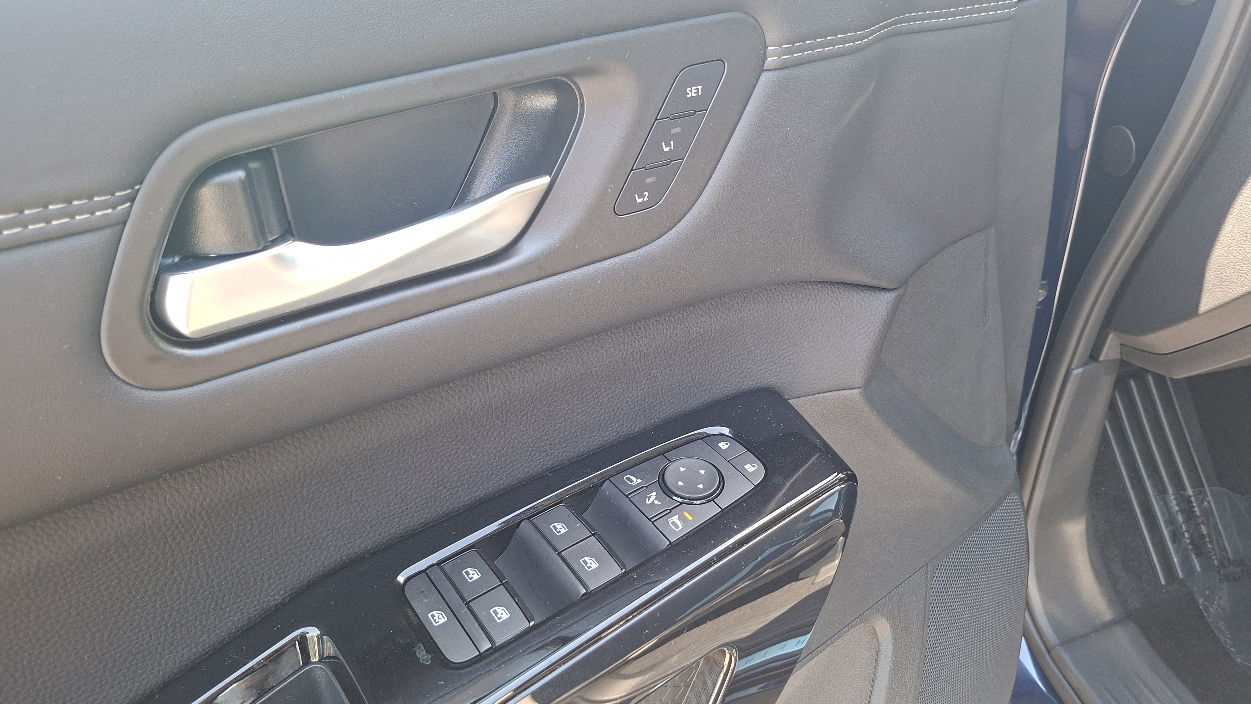 New 2026 Nissan Pathfinder Platinum image 12