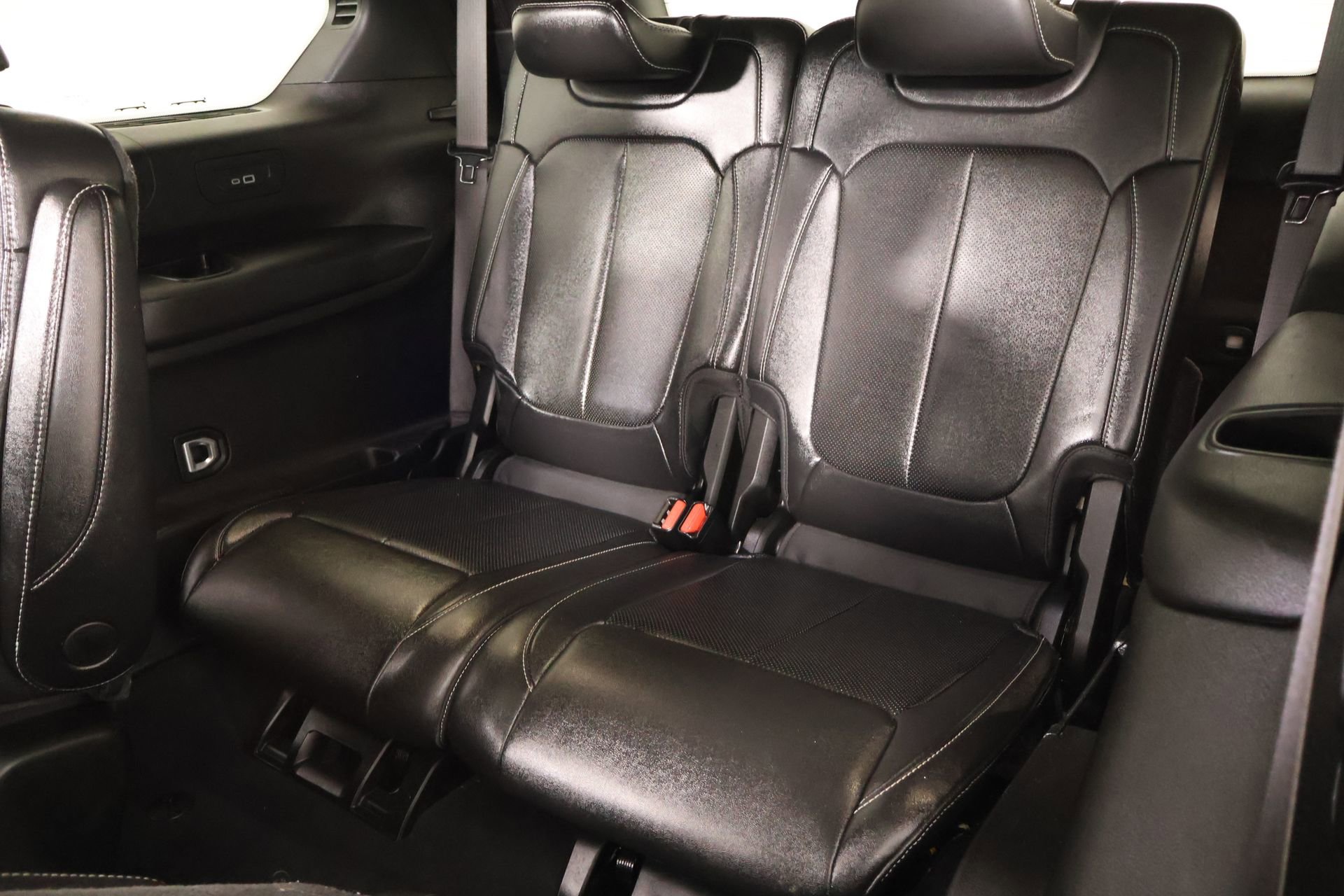 Used 2024 Jeep Grand Cherokee L Limited w/ Luxury Tech Group II AWD/4WD image 14