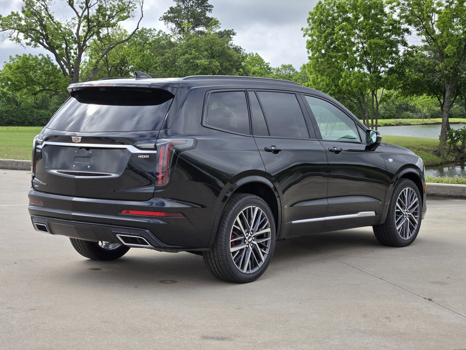 New 2025 Cadillac XT6 Sport w/ Technology Package AWD/4WD image 4