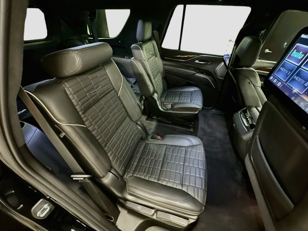 Used 2022 Cadillac Escalade Sport Platinum w/ LPO, ONYX Package AWD/4WD image 30