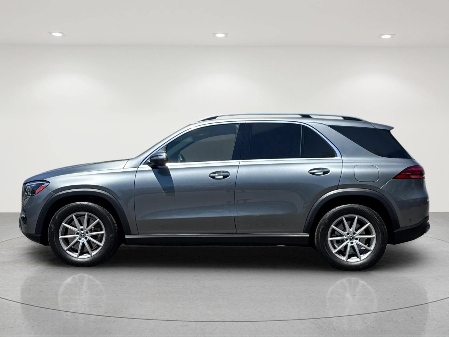 Certified 2024 Mercedes-Benz GLE 450e 4MATIC image 2
