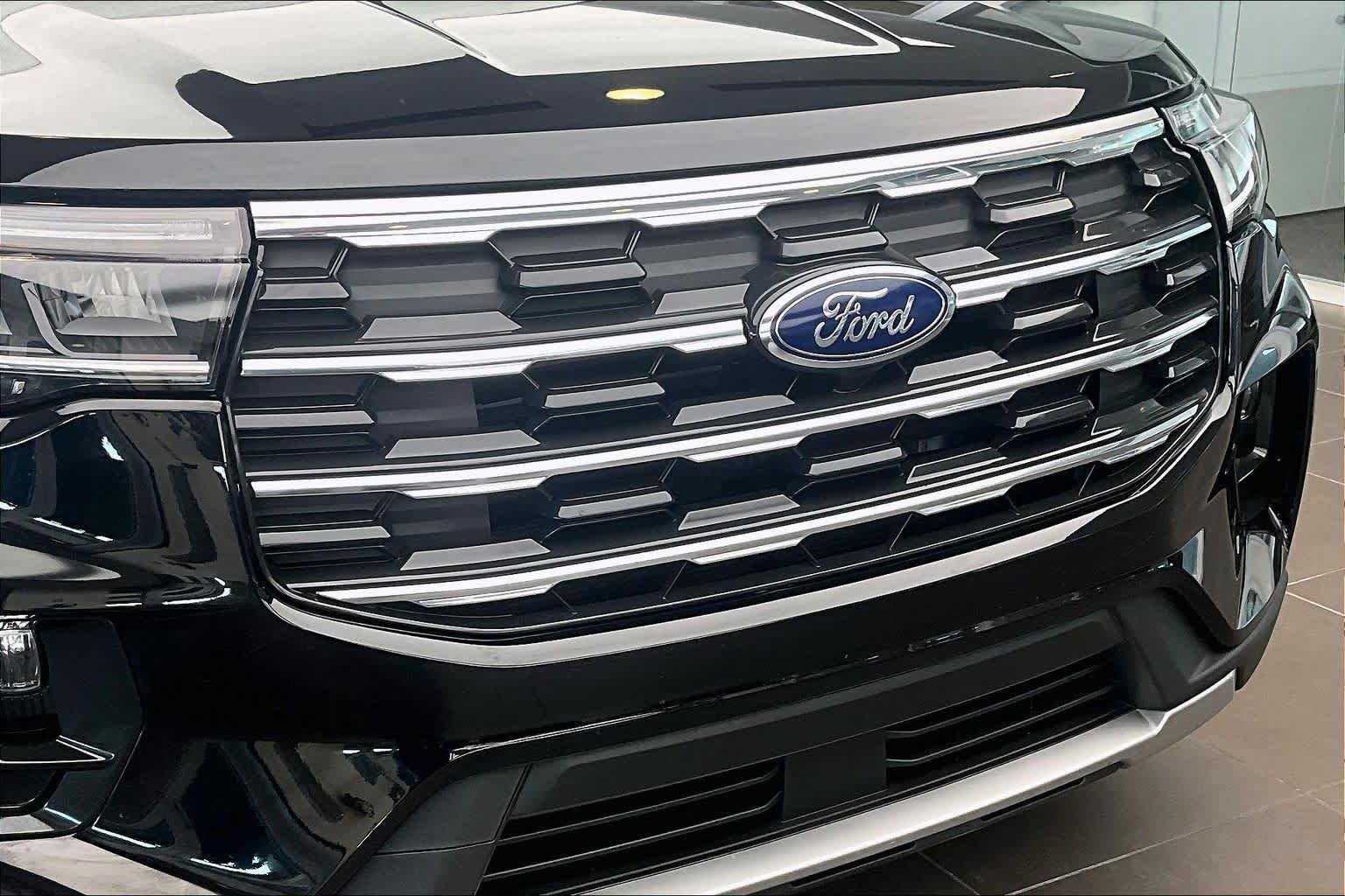 Used 2025 Ford Explorer Active w/ Active Comfort Package RWD image 30