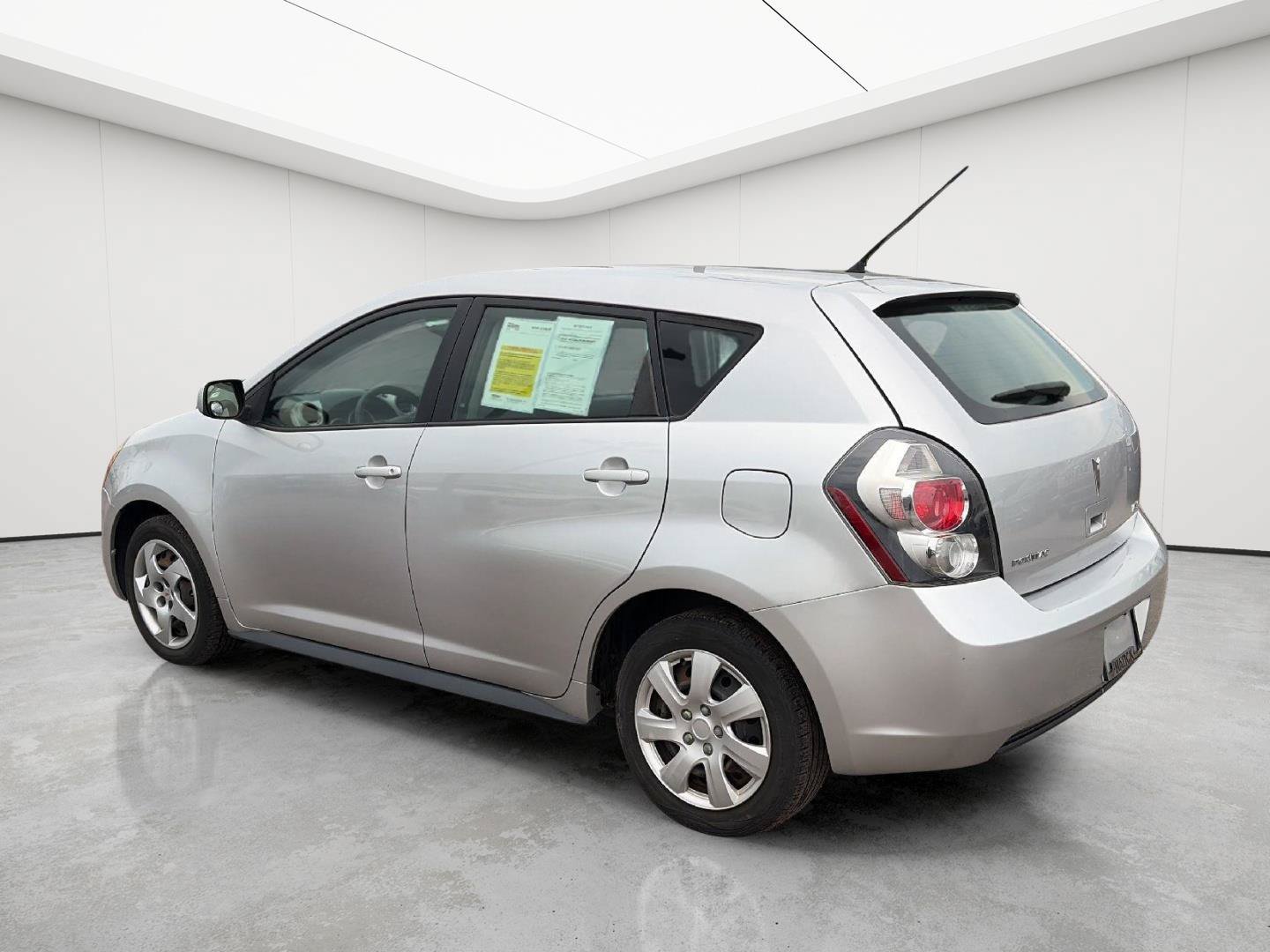Used 2009 Pontiac Vibe w/ Preferred Package FWD image 5