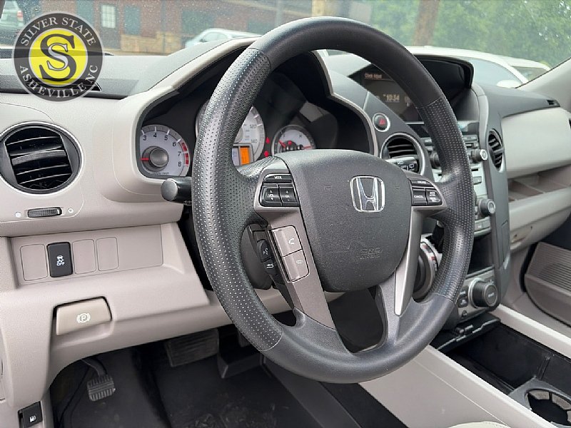 Used 2015 Honda Pilot SE image 23