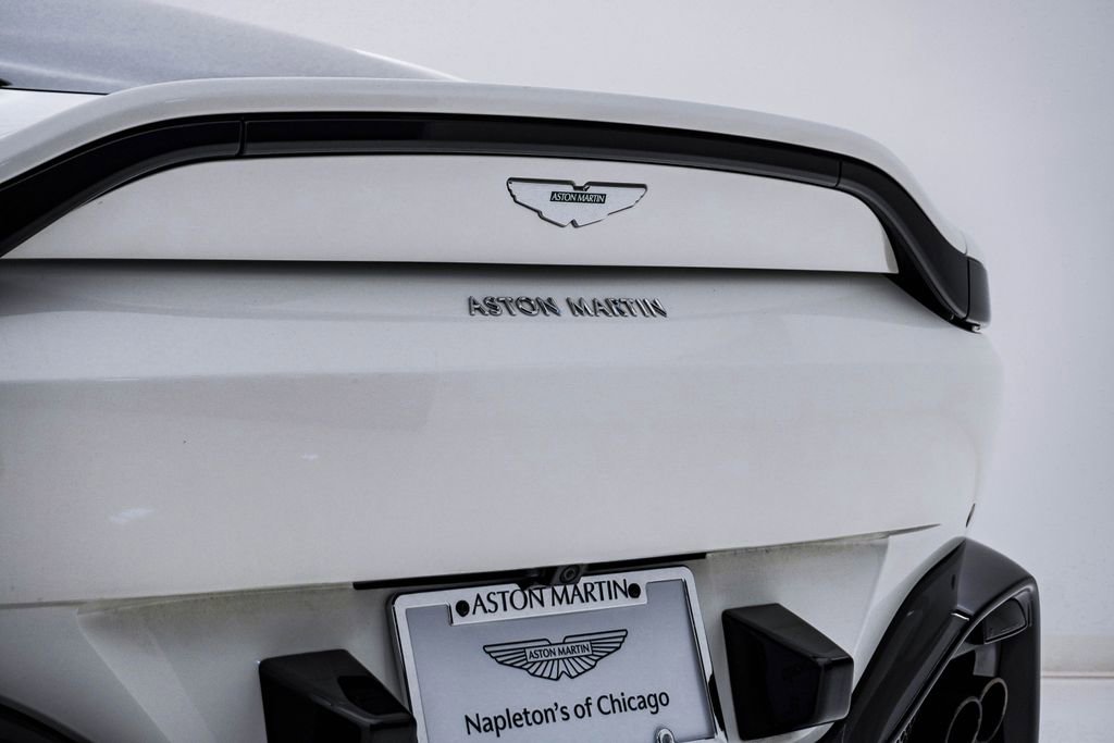 Used 2019 Aston Martin V8 Vantage Coupe image 12