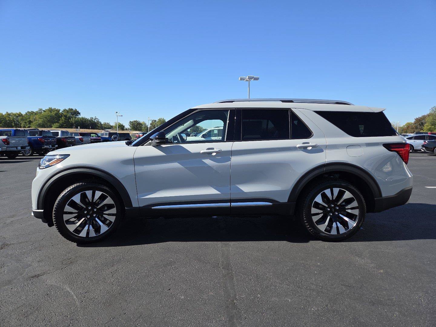 New 2027 Ford Explorer Platinum w/ LUX Leather Package AWD/4WD image 14