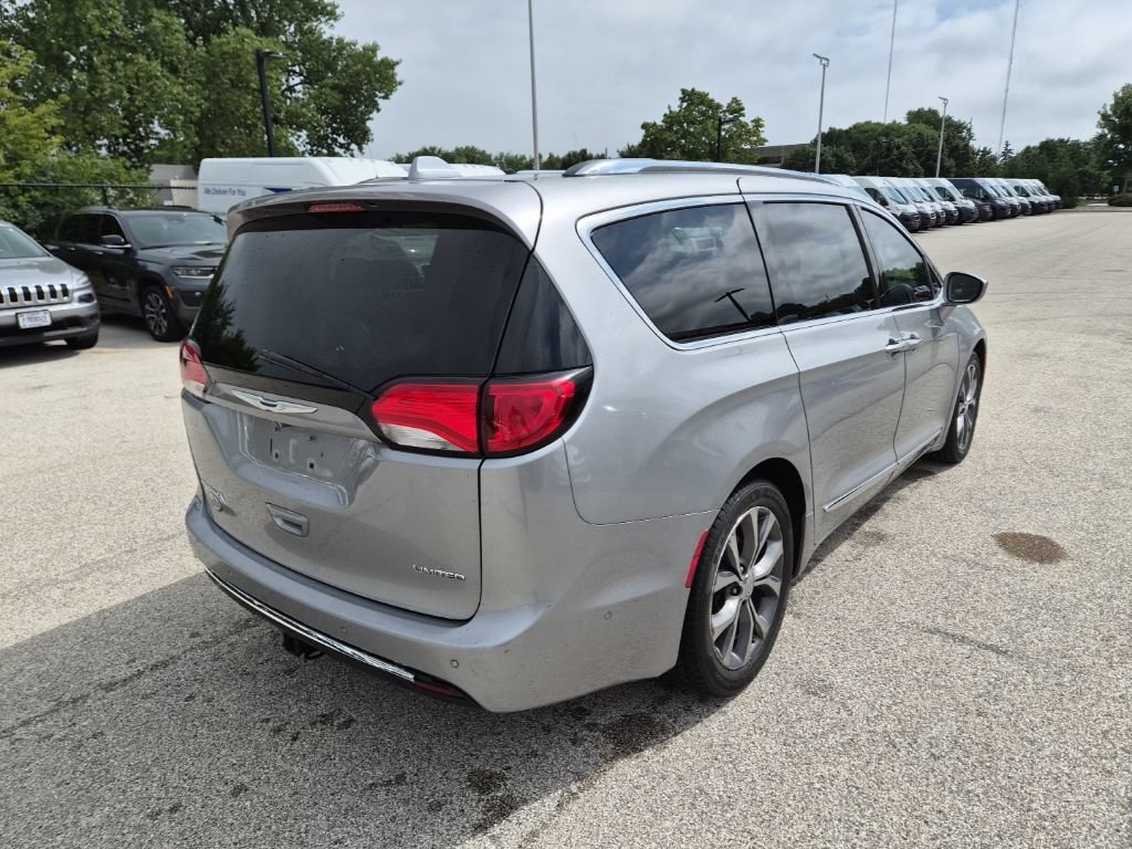 Used 2017 Chrysler Pacifica Limited FWD image 5