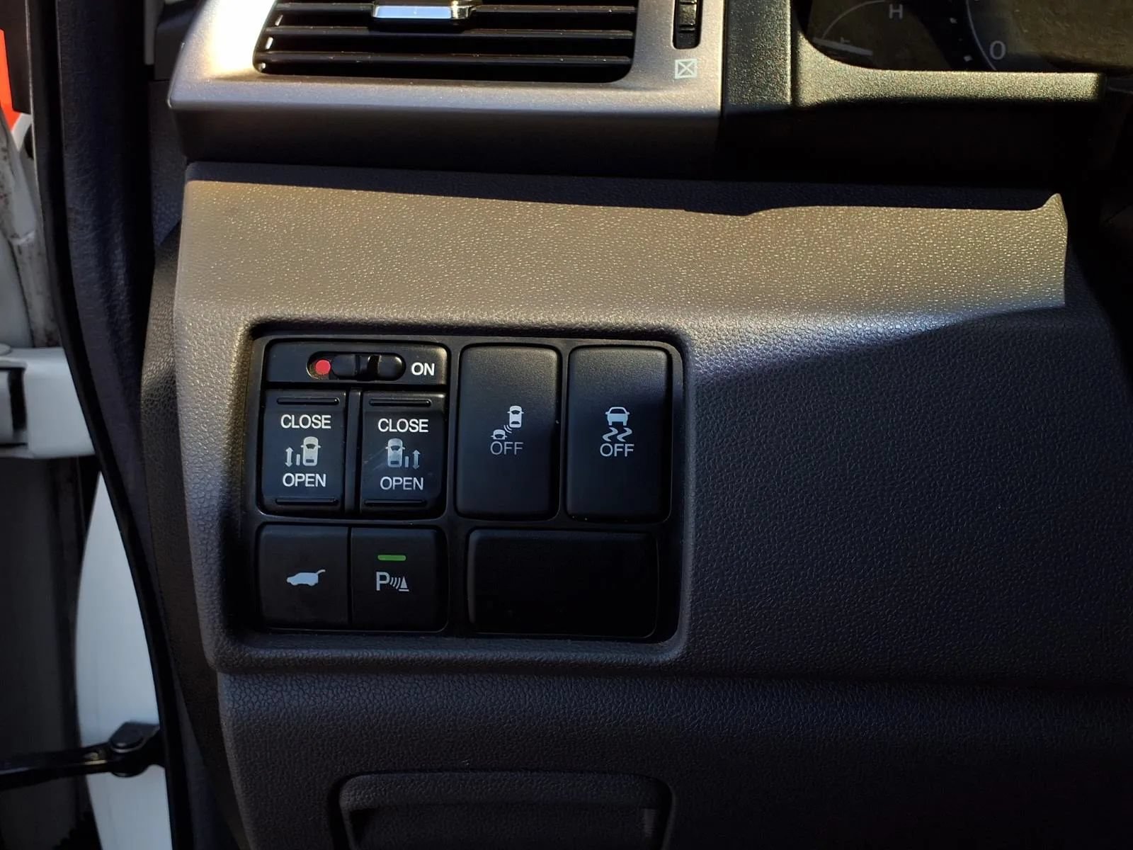 Used 2012 Honda Odyssey Touring Elite image 13