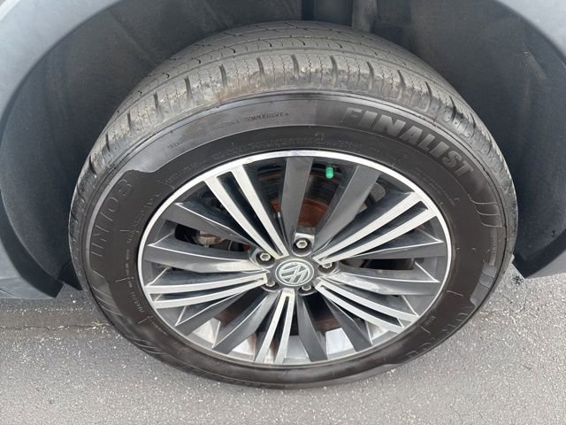 Used 2019 Volkswagen Tiguan SEL FWD image 11