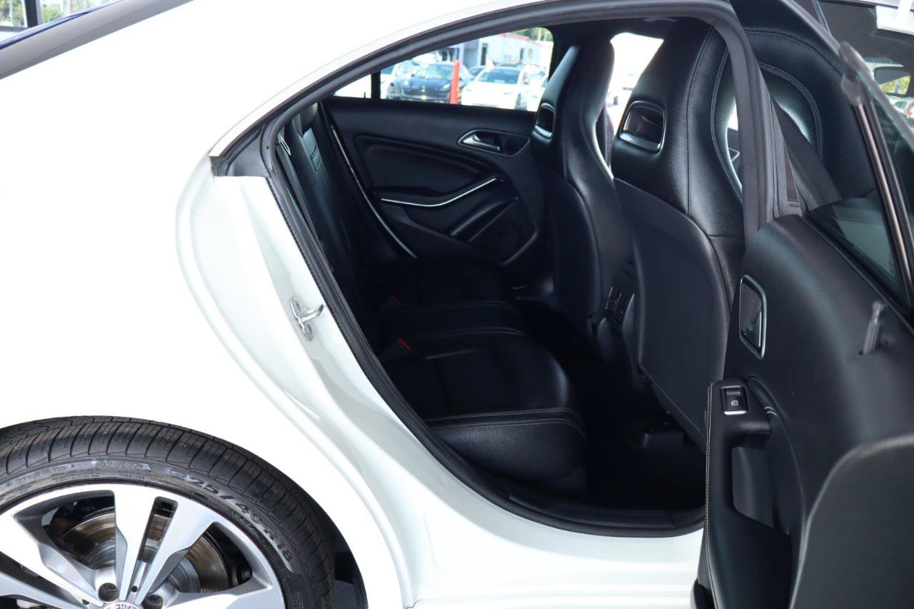 Used 2016 Mercedes-Benz CLA 250 image 33