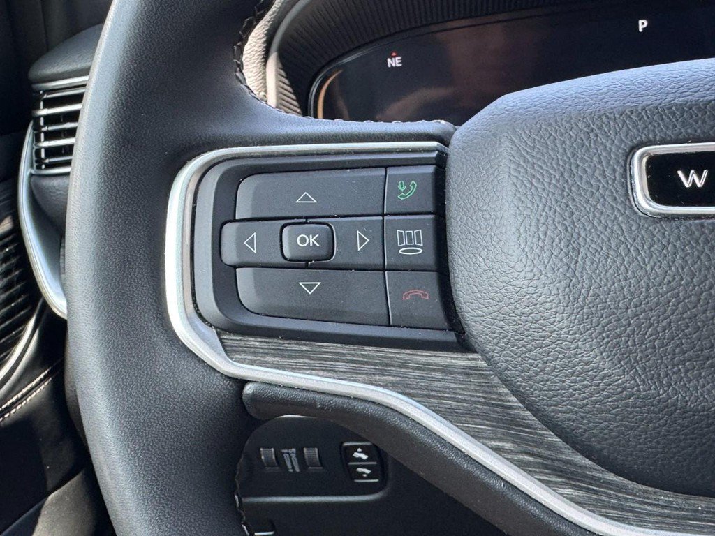 Used 2024 Jeep Wagoneer Series II AWD/4WD image 18