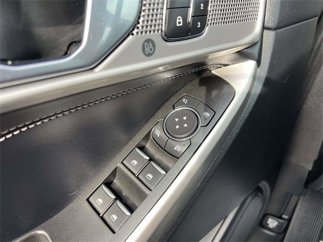 Used 2022 Ford Explorer Limited w/ Equipment Group 301A image 12