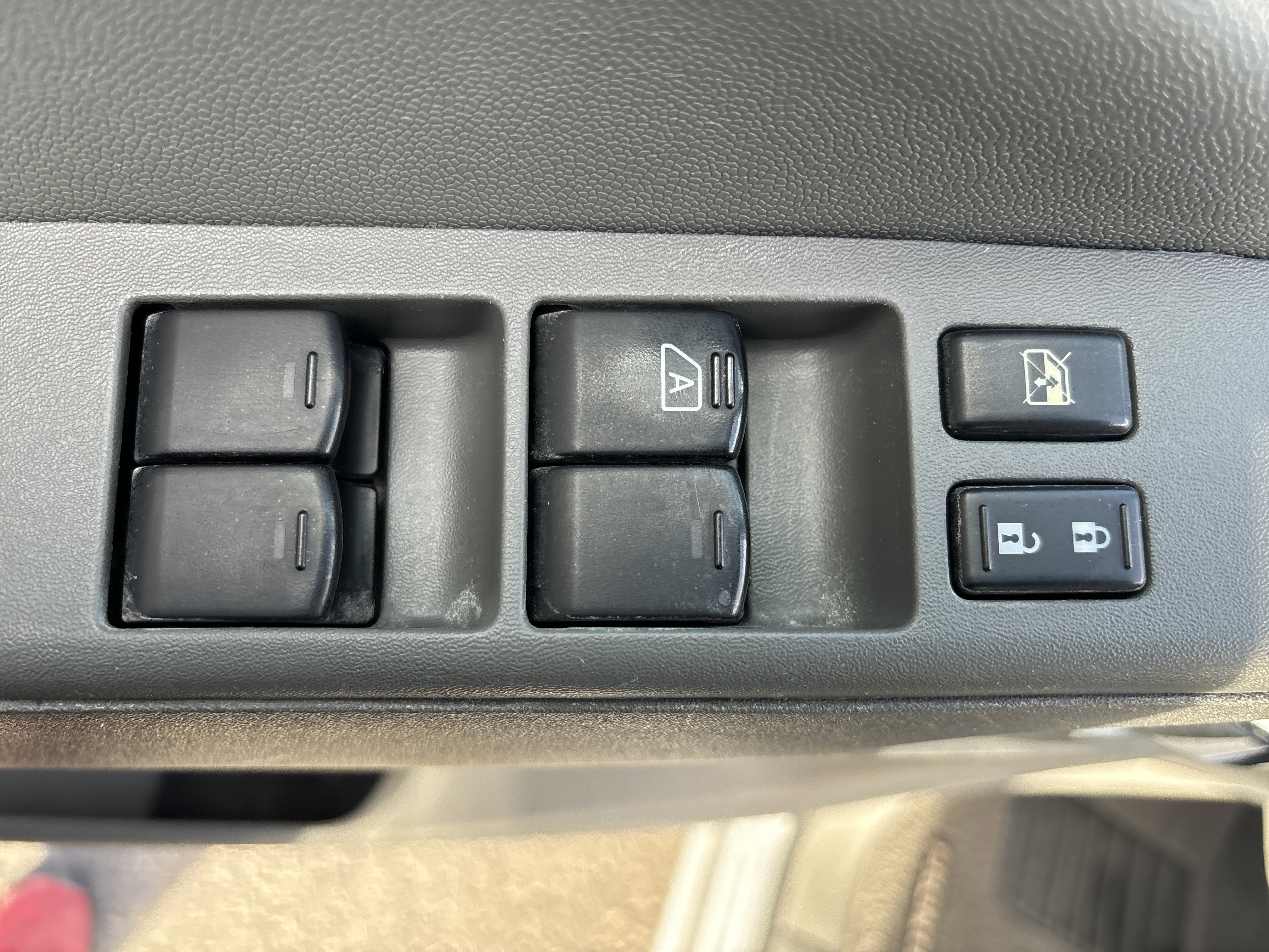 Used 2019 Nissan Frontier SV image 16