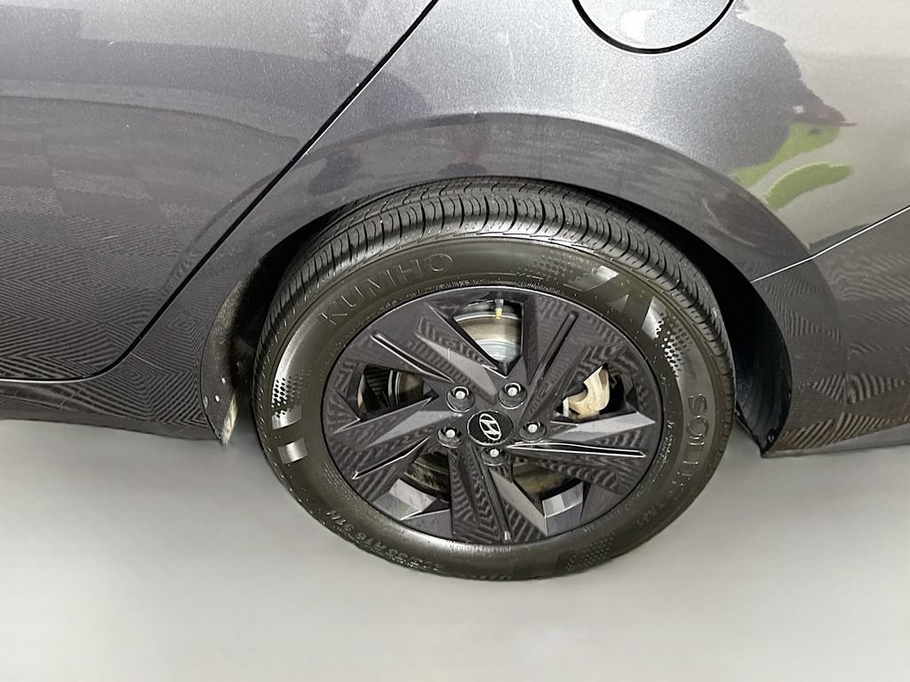 Certified 2022 Hyundai Elantra SEL w/ Cargo Package FWD image 32