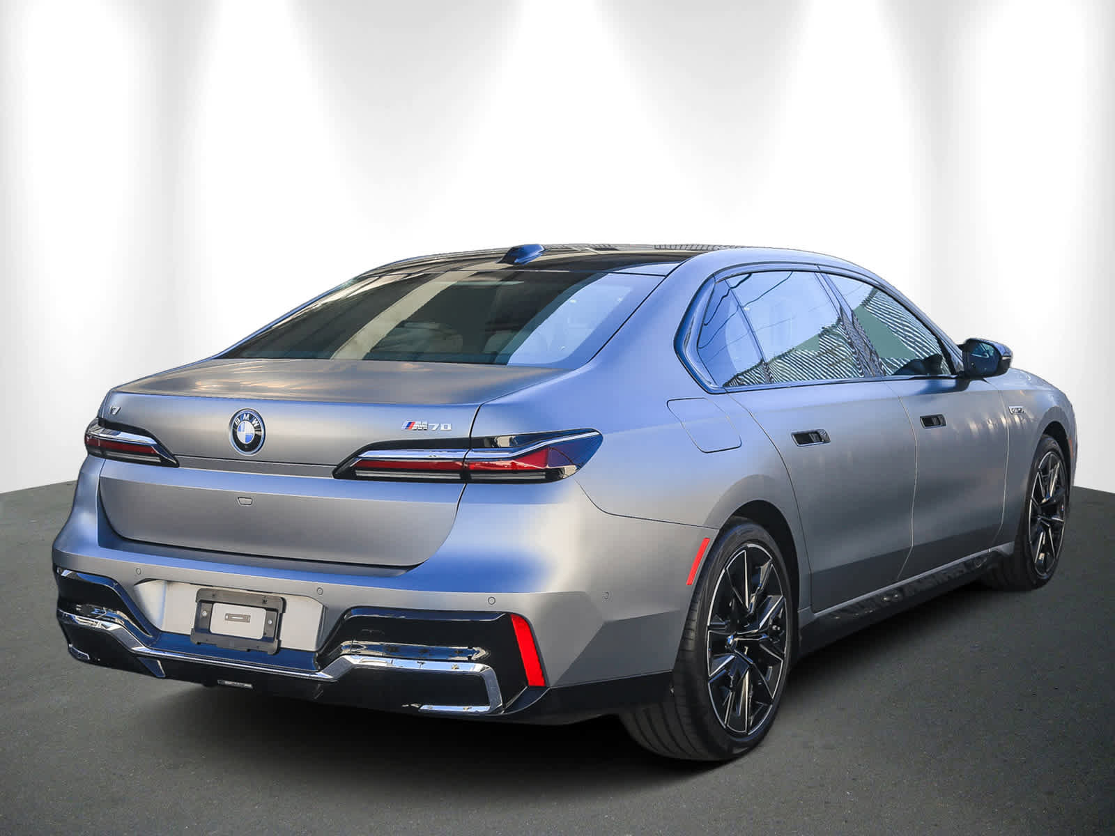 Used 2025 BMW i7 M70 w/ Executive Package image 6