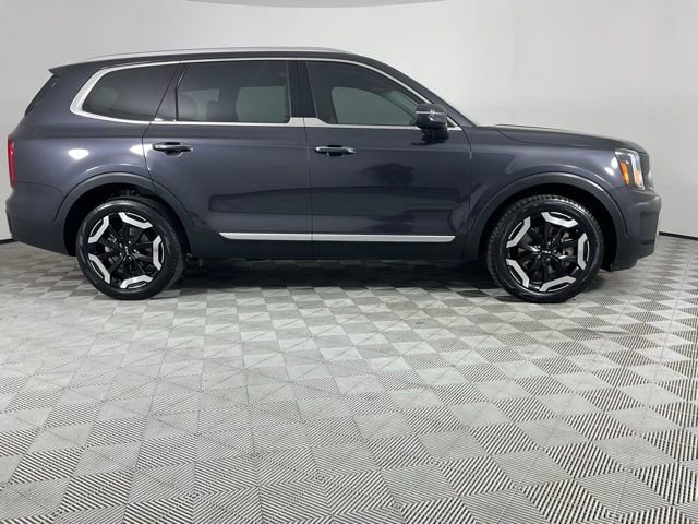 Used 2025 Kia Telluride S AWD/4WD image 11