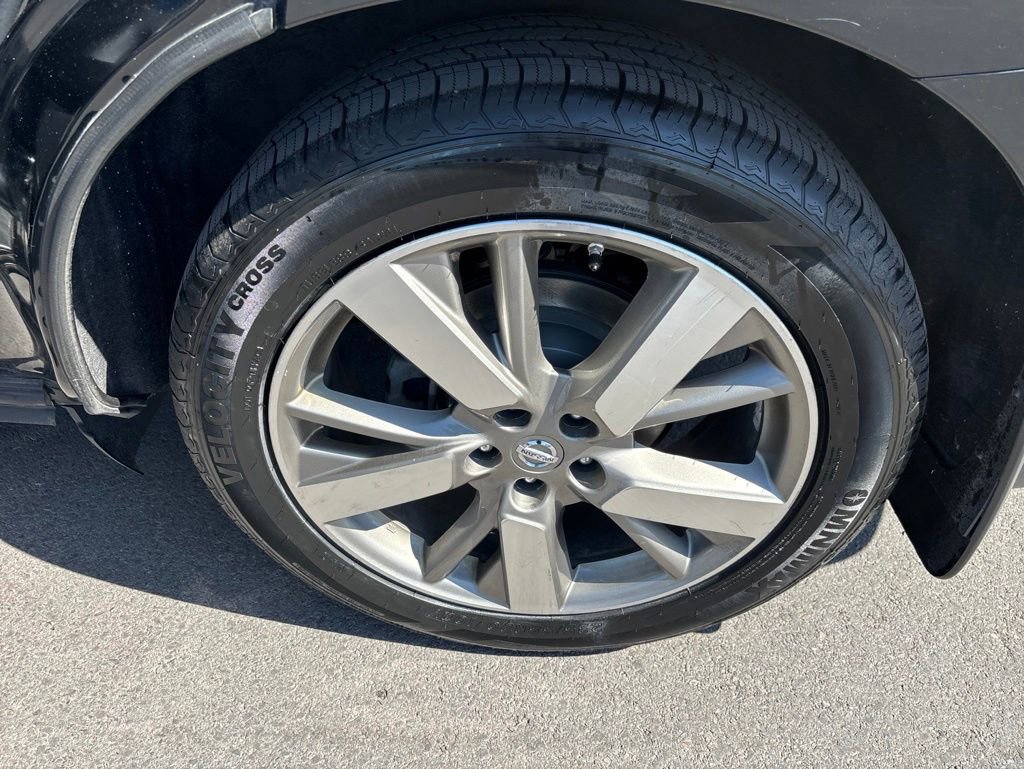 Used 2016 Nissan Pathfinder Platinum w/ Family Entertainment Package AWD/4WD image 16