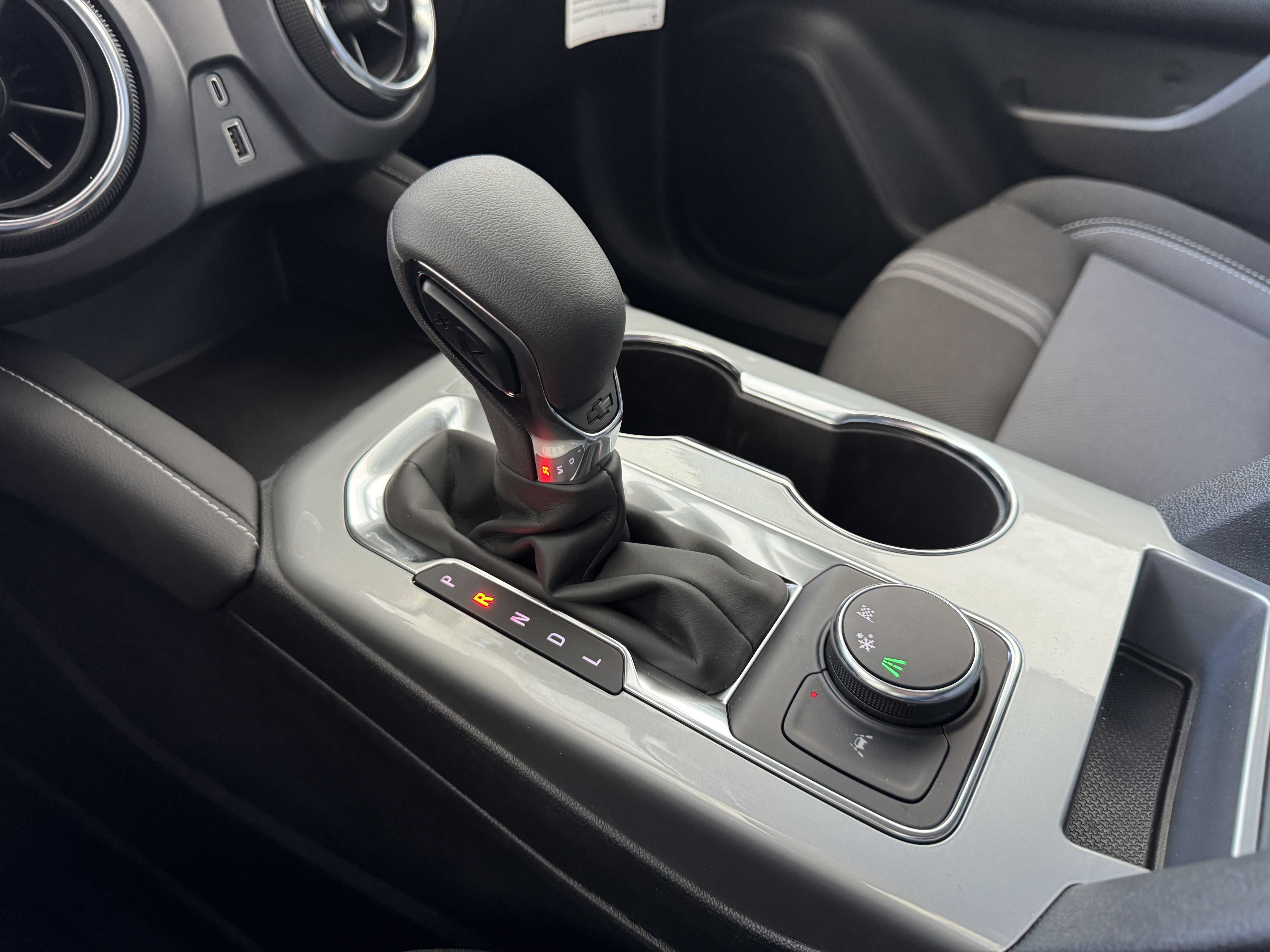 New 2025 Chevrolet Blazer LT w/ Midnight/Sport Edition FWD image 22