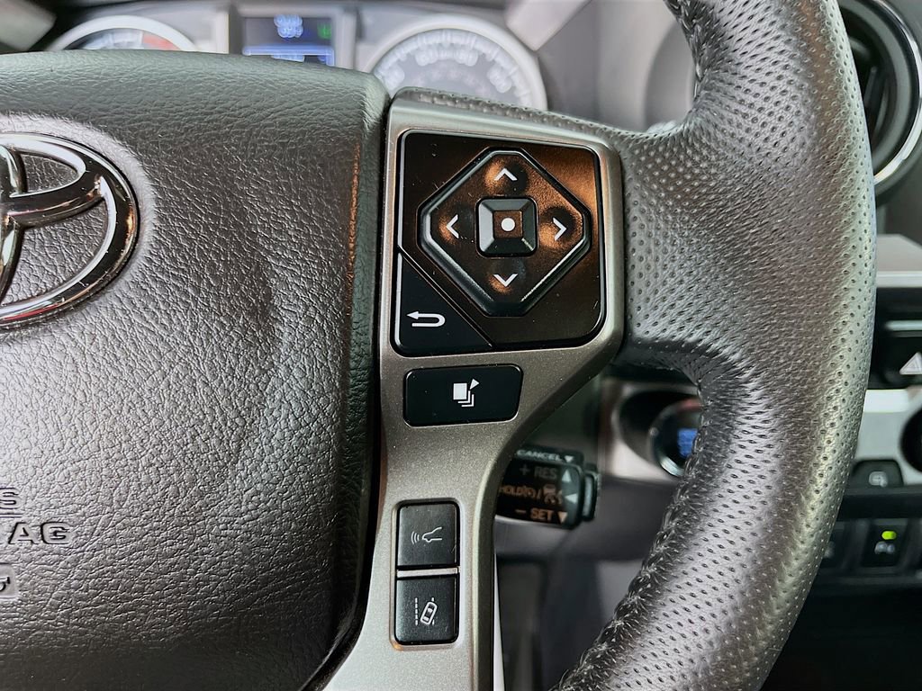 Used 2022 Toyota Tacoma Limited image 15